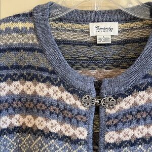Women’s 100% wool cardigan sweater size large like new condition